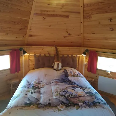 Holiday home Au Charme De La Nature *